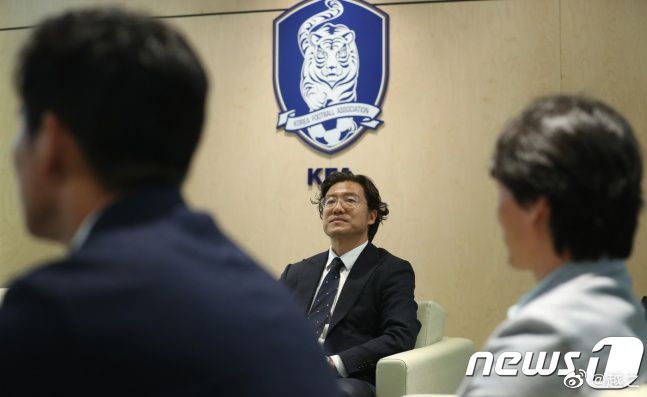 谈到看到上赛季曼市德比曼联2-1击败曼城，他补充道：“那是我有生以来第一次进入那座神奇的球场！